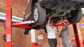 Reparaturen am Fahrzeug - Gutachten / Pickerl